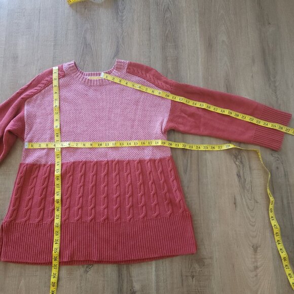 St. John Salmon Color Block Cableknit Crew Neck Wool Knit Sweater - Picture 3 of 6